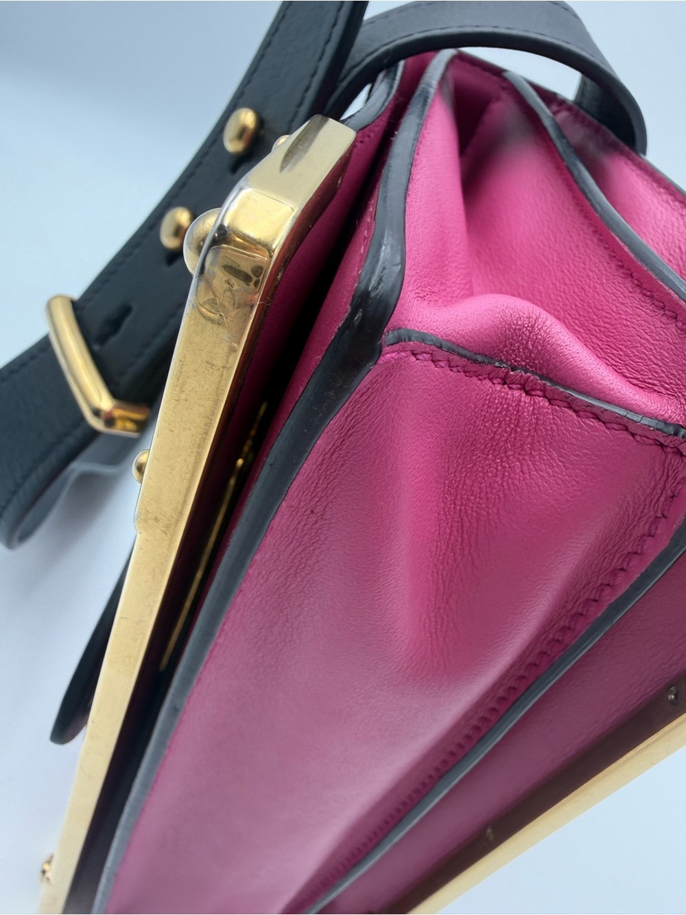 Prada Pink and Black Cahier with gold hardware - Picture 10 of 14
